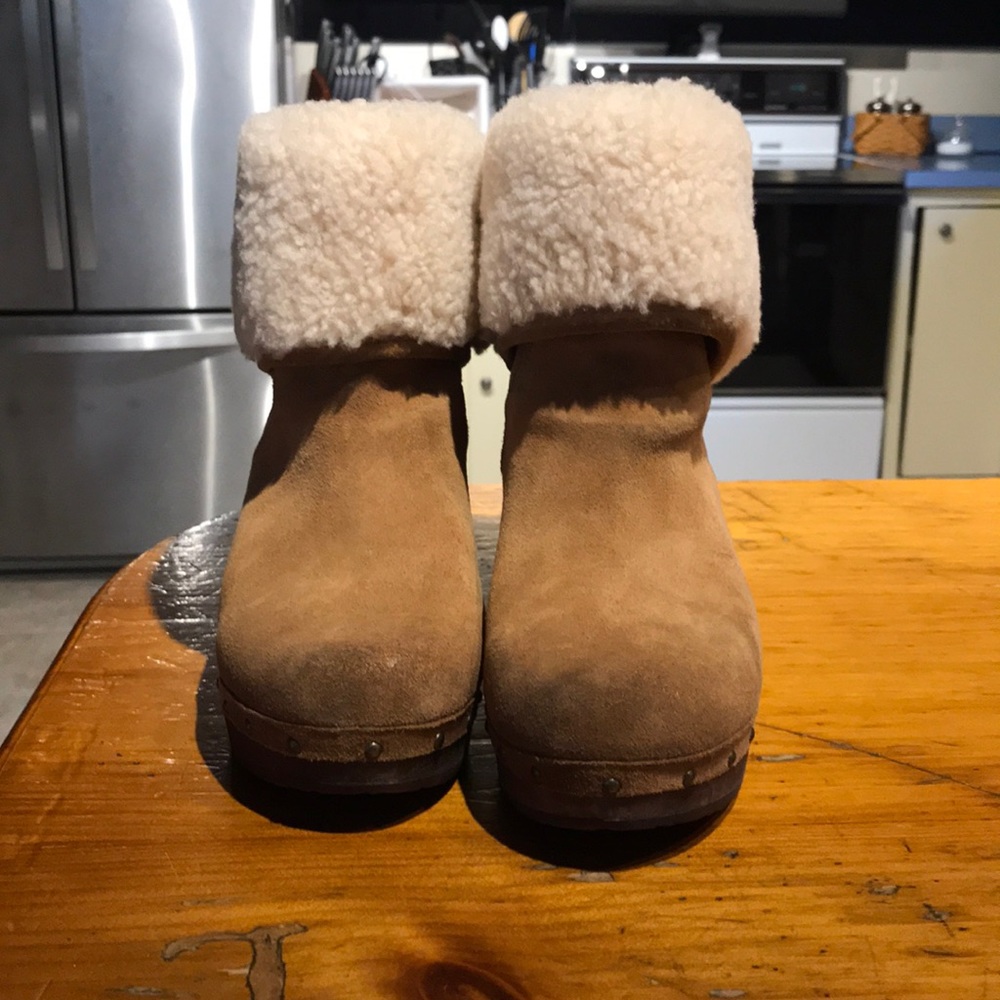 UGG LYNNA brown clog boots